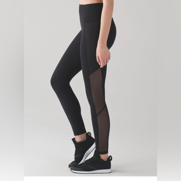 lululemon athletica Pants - Lululemon Body Con Tight